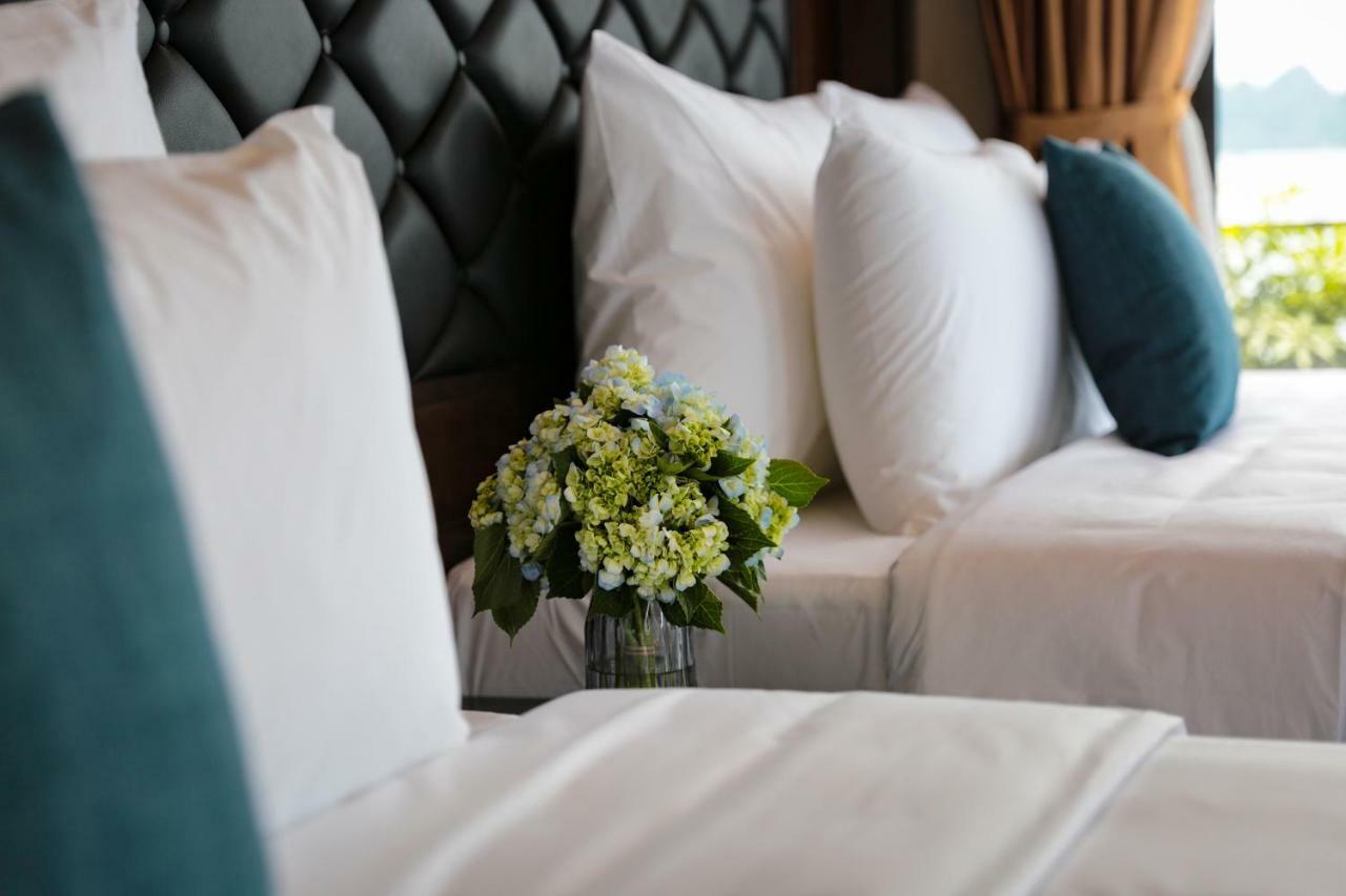 La Pandora Cruises Hotel ฮาลอง ภายนอก รูปภาพ